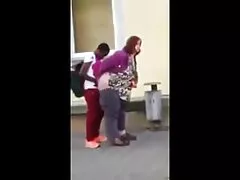 恐竜金髪楽しみ自身のプール 女 の ため の アダルト ビデオ