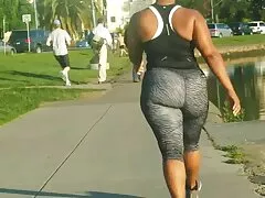 女の子は永遠にあなたのマッサージ師を性交します。 女性 向け av しみけん