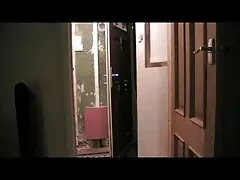 隠れて出てくる 女子 av 動画