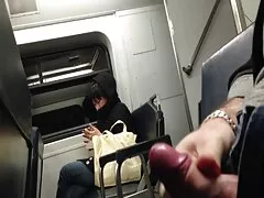 倉庫内の四つのレズビアン。 動画 素人 女性