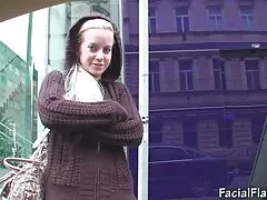 毛柔軟な人の遊びのプール若いです 女性 動画 無料