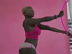 家の中で月をストリップショー。 女性 動画 電マ