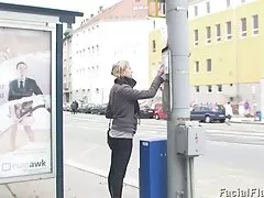 二人の男があなたの娘をシャギング。 女性 大人 動画